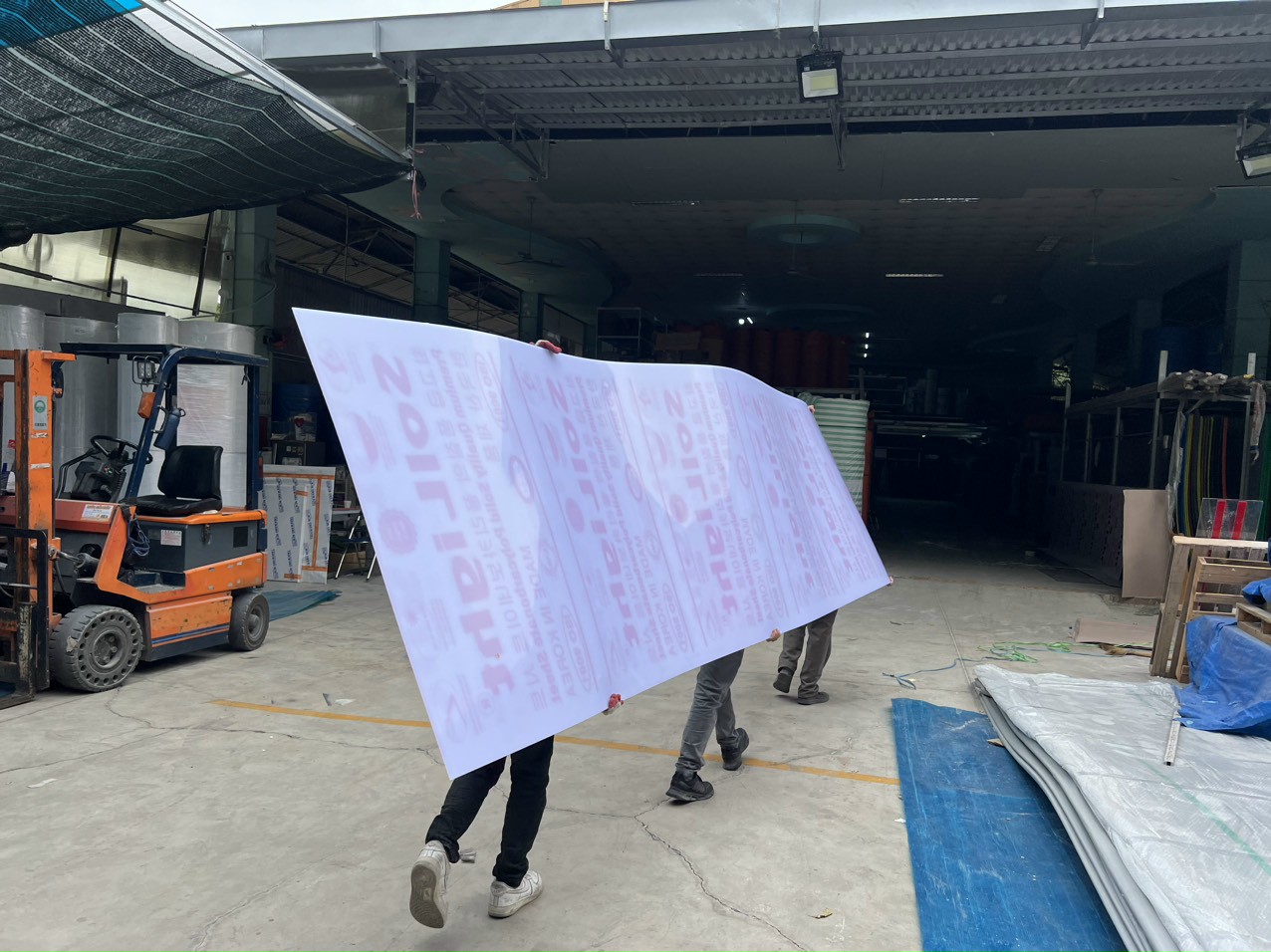 báo giá tấm polycarbonate đặc ruột hàn quốc